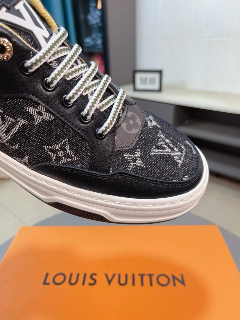 Men's shoes💰420🌹🌹[LV]🌹High-end men's shoes brand: official website 1:1 latest masterpiece: the upper is made of Italian imported first-layer cowhide with special materials➕full genuine leather lining🔥, making walking more convenient and comfortable! Exclusive new style, stunning work [color]! Create a fashionable personality to set off your uniqueness! A must-have for trendy men! Classic🔥Number: 38-44